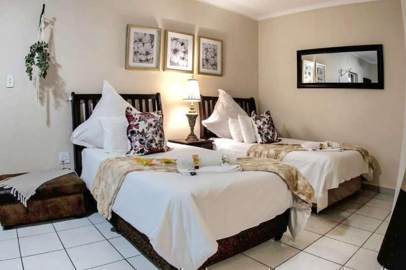 Dei Gratia Guest House Musina Exterior photo